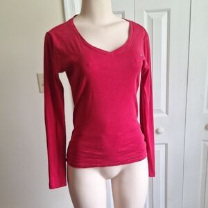 3/$20 Tommy Hilfiger 100% Cotton Deep Red V-Neck Long Sleeve Tee Size Small